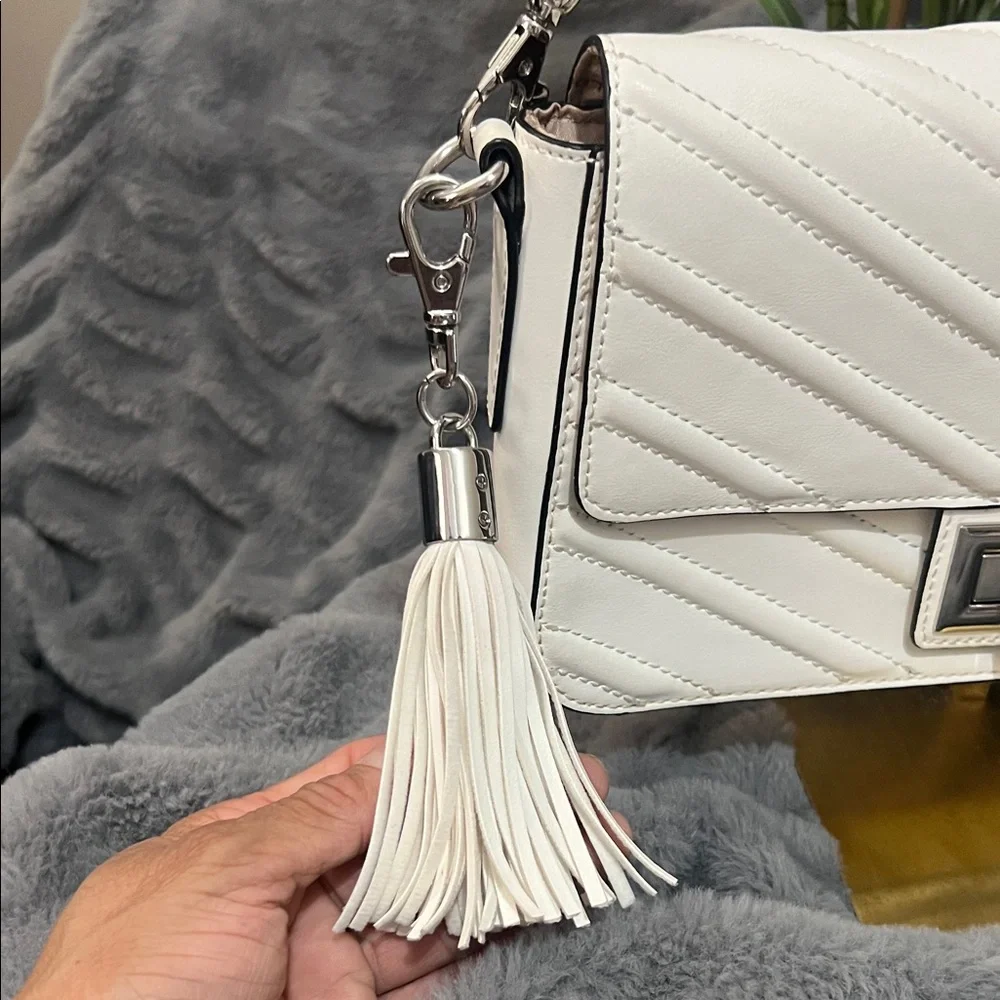Aldo White Chevron Shoulder Bag with Tassel GUC retail $40 - Picture 2 of 12